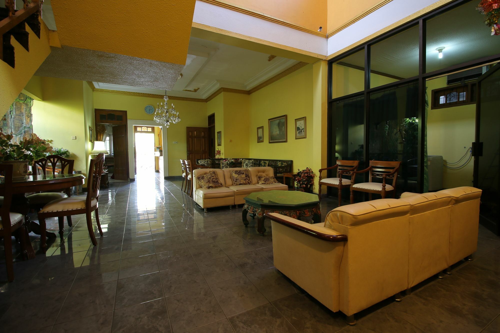 Oyo 392 Hotel Mawar Saron Yogyakarta Eksteriør billede